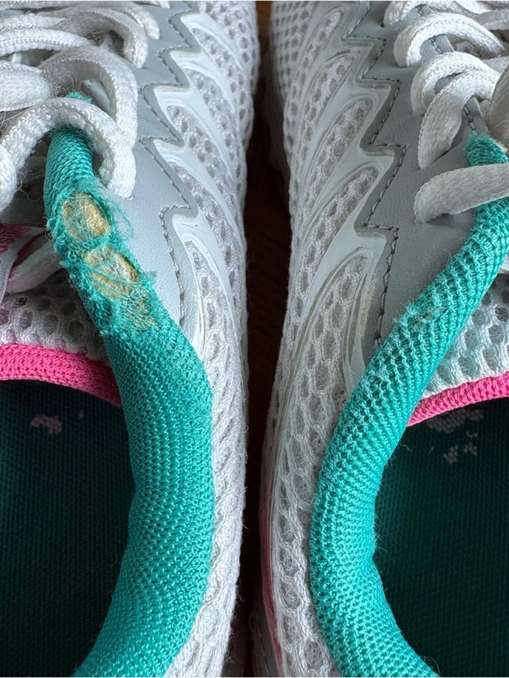 K-Swiss Tubes Sneakers shoes Comfort 200 Neon Pink Teal Youth Girls Size 3.5Y